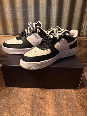 Nike Air Force 1 ‘07 LV8 Low-Top Sneakers Black/Light Silver-Phantom